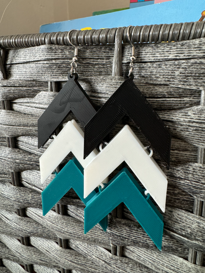 articuler chevron boucles d'oreilles by banc zach mode articulé bijoux joli 3d print model - Mito3D