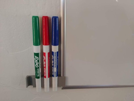 clip on whiteboard stift halter unterstützung neu gemischt by blätter haushalt büro whiteboardstift 3d print model - Mito3D
