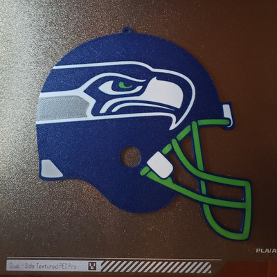 nfl seattle seahawks fan art by getppinted3d passatempo fai sport all'aperto seahawk calcio casco gli ingranaggio 3mf stl ams 3 colori uccello falco finestra arredamento ufficio novità portachiavi blu verde argento bianca 3d print model - Mito3D