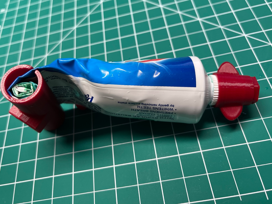 pasta dente tubo domador by estudos casa modelos porta dentes boné 3d print model - Mito3D