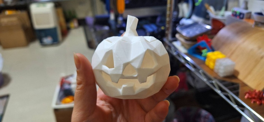 poly citrouille petit pâté remixé by li yan ménage décor halloween lowpoly easytoprint décoration halloween d'halloween saisonnier 3d print model - Mito3D