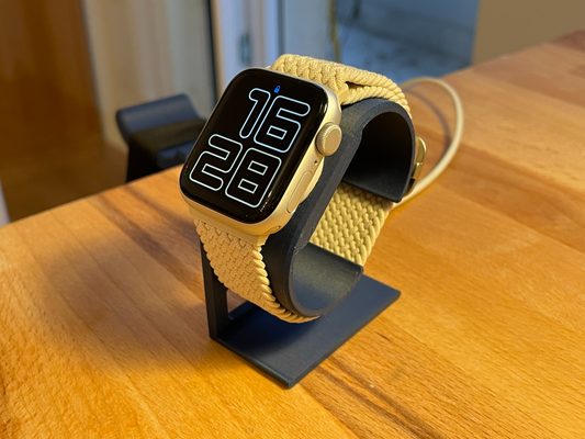 laden stand apfel sehen by pulsar designs werkzeuge veranstalter smartwatch aufladen ladegerät anzeige kompakt schnell apfeluhr dock halter unterstützung 3d print model - Mito3D