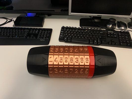 şarap şişe kripteks by tavuklu bisküvi oyuncaklar oyunlar bulmacalar tutacağı likör hediye kutusu kutu kulp destek bulmaca kasa kilit 3d print model - Mito3D