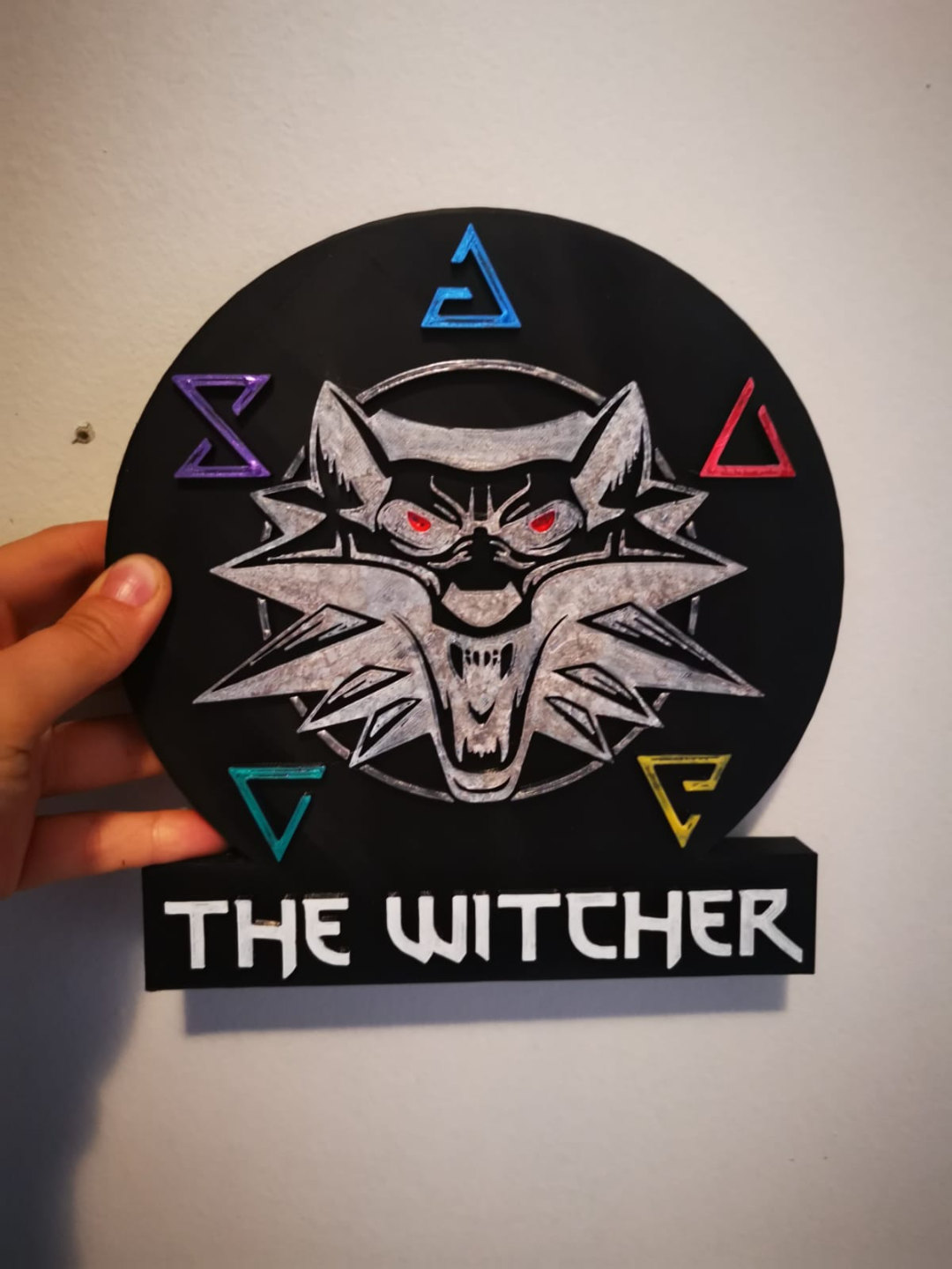 witcher logo in piedi by kris95 domestico arredamento gioco xbox stazione originale runa 3D print model - Mito3D