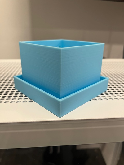 einfach quadrat pflanzer drainage löcher angebracht becken by simon simon haushalt garten topf zuhause haus zubehör innen dekoration gartenbau blume 3d print model - Mito3D