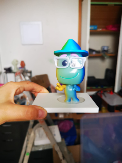 funko figura in piedi by kris95 domestico arredamento schermo pop titolare supporto 3d print model - Mito3D