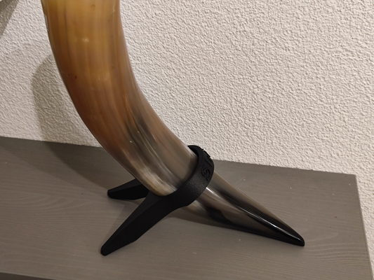 stand drinking horn by onkelsam household decor middle ages viking vikings accesories fuzzy skin medieval market 3d print model - Mito3D