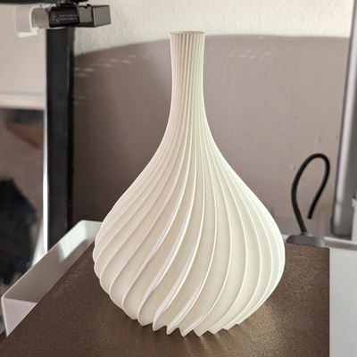 vase by jesse altmann generativ 3d modell my kunst tasse abflüsse 3d print model - Mito3D