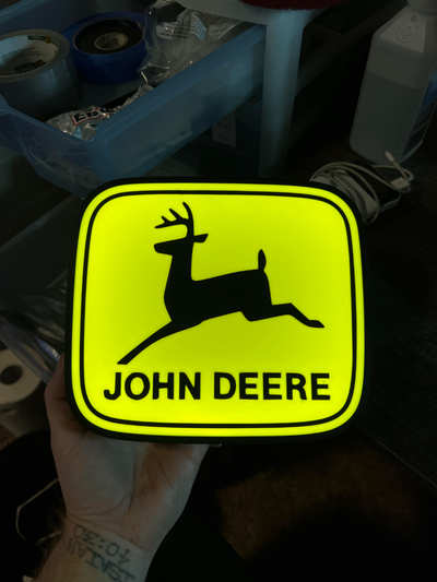 john deere led lampe by codyinbody3 kunst modelle traktor leistung werkzeuge anhang anhänge hirsch mäher rasen licht leuchtkasten 3d print model - Mito3D