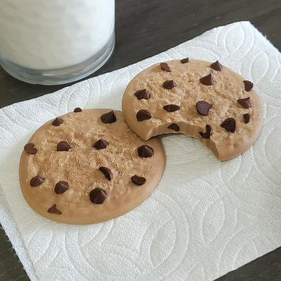 classic chocolate chip cookie by filamentalprintworks props & cosplays cookies desserts sweets treats foods food items baking baked goods goodies bakery play playhouse realistic prop display replica 3d print model - Mito3D