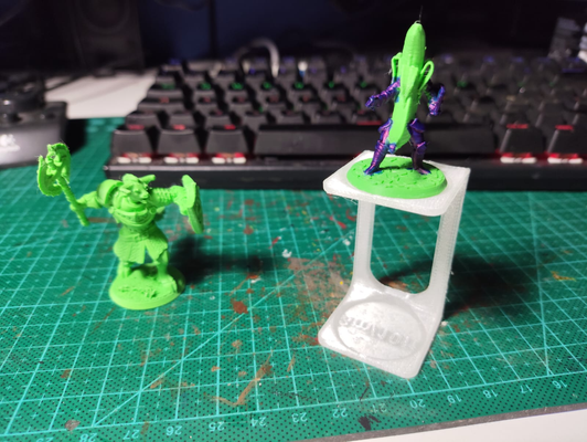 parametric fly miniature stand d&d warhammer 40k pathfinder by calcetin toys & games dd dnd dndminiature dungeonsanddragons wargaming warhammer40k 3d print model - Mito3D