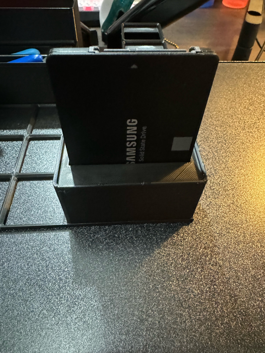 gridfinity samsung 2 5 ssd suporte by jon larue ferramentas organizadores 860 1x2 3D print model - Mito3D