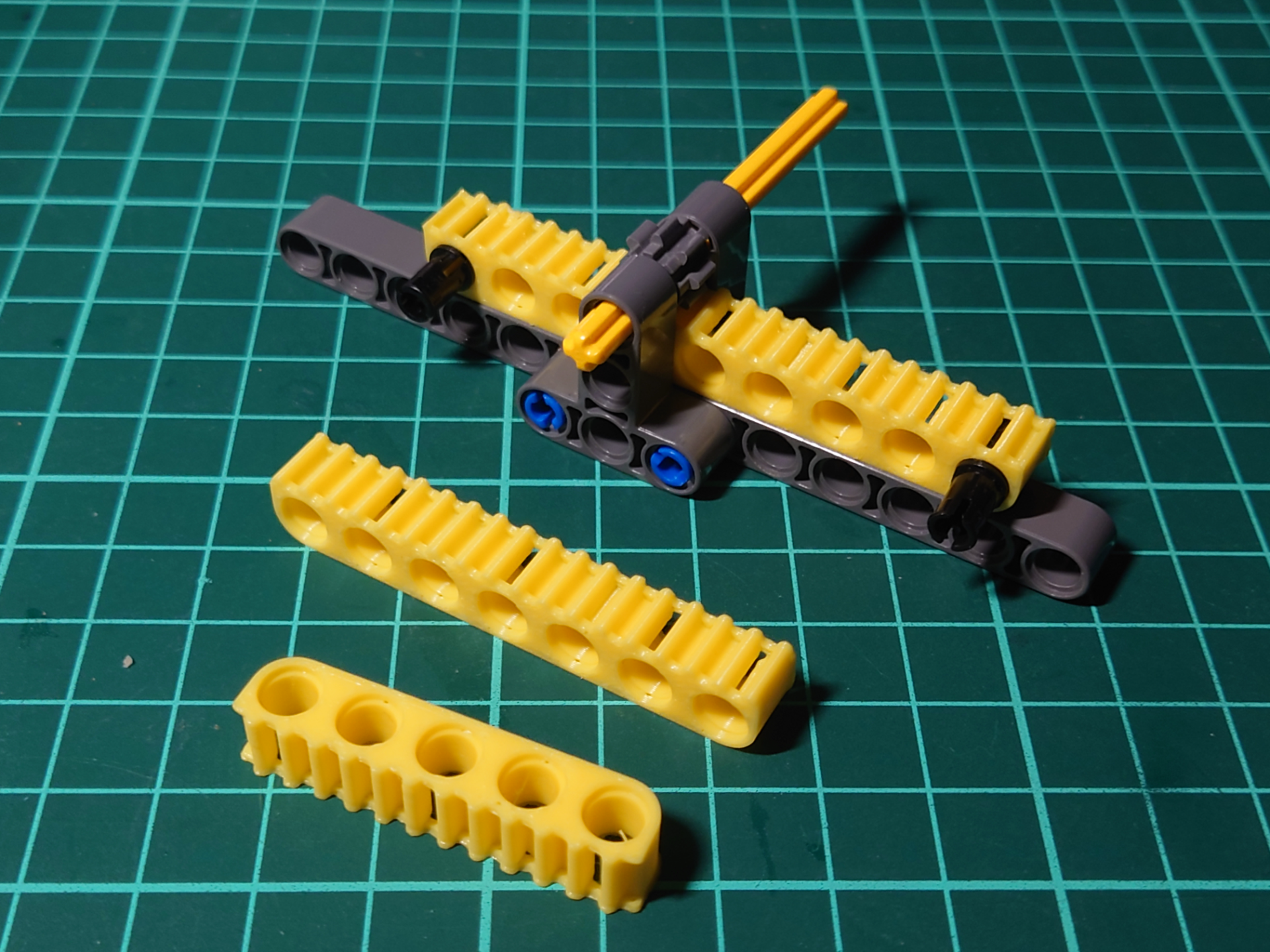 gear rack liftarm 3l-19l odd lengths by horcikdesigns toys & games brick legotechnic gearrack moc 3D print model - Mito3D