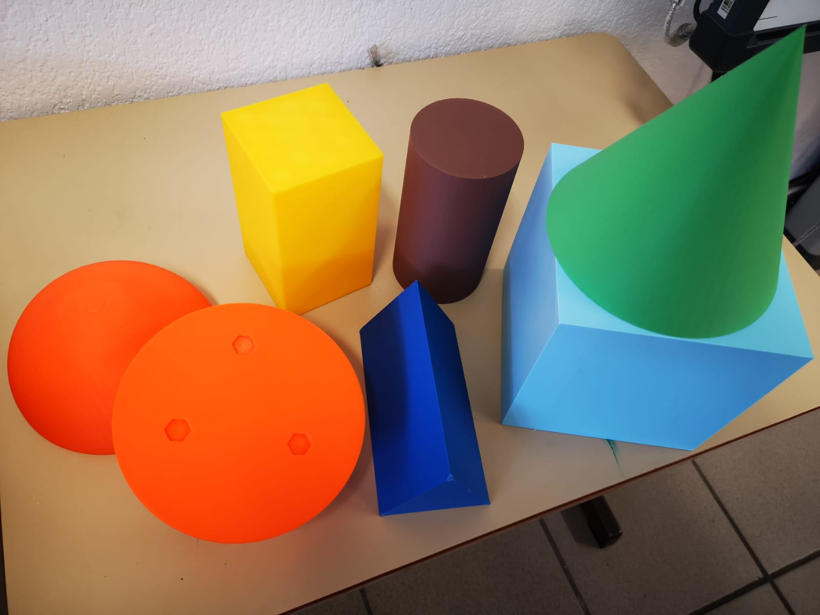 topluluk formlar g om manşet 15cm by hey eğitim matematik geometrik piramit prizma küre cylindre koni 3D print model - Mito3D