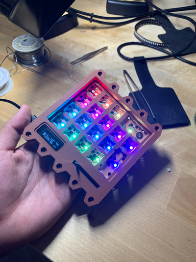 lanciare pad by empio design passatempo fai elettronica meccanico tastiera tastierino numerico qmk hotswap interruttori rgb oled midi rotante codificatore 3d print model - Mito3D