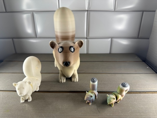 articulé bébé écureuil by lis flynn miniatures animaux vie noix faune animal rongeur amusement agiter asmr adhd kawaii mignonne adorable 3d print model - Mito3D