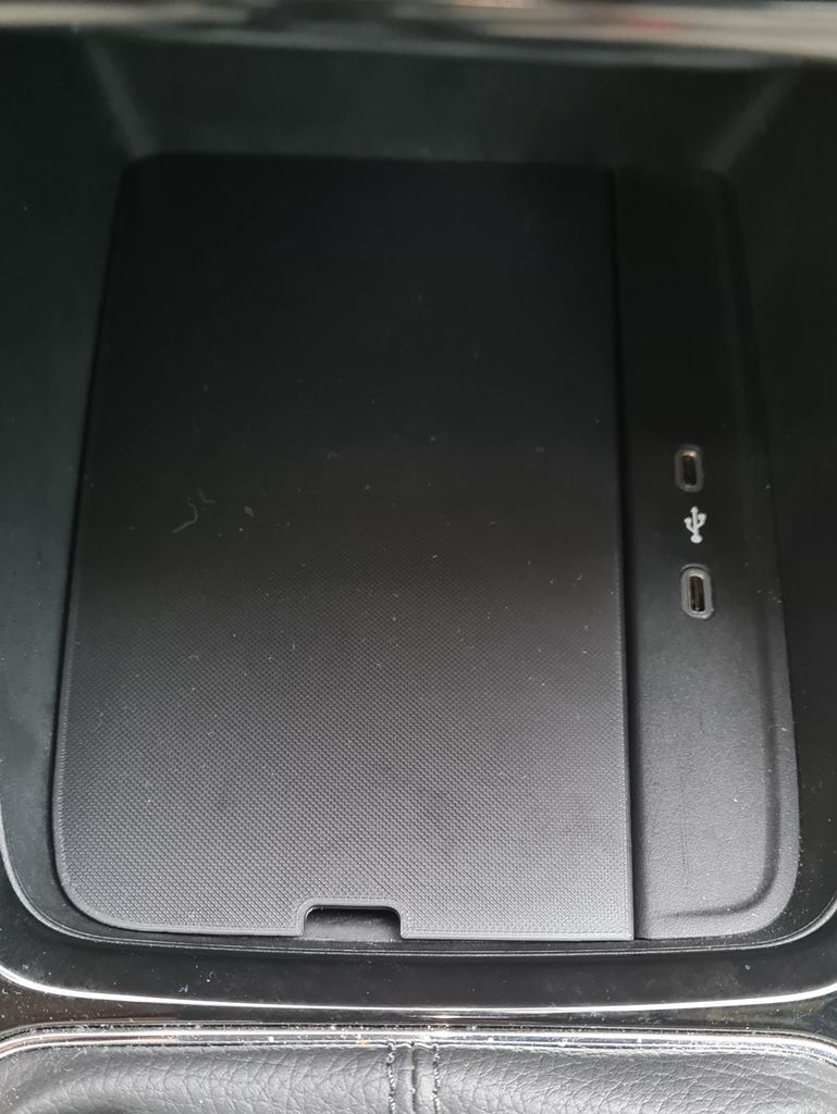 skoda octavia 4 phone tray by malolepszymm hobby & diy vehicles holder 3D print model - Mito3D