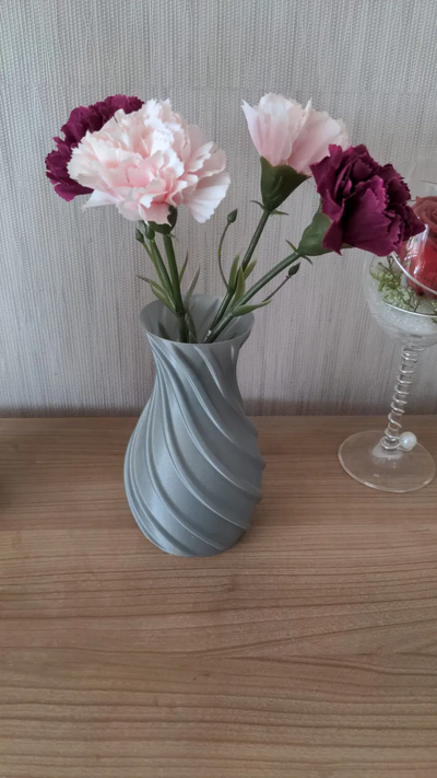 spiral vase by pzi 3d haushalt dekor topf blumen blume container haus zuhause design zubehör 3d print model - Mito3D