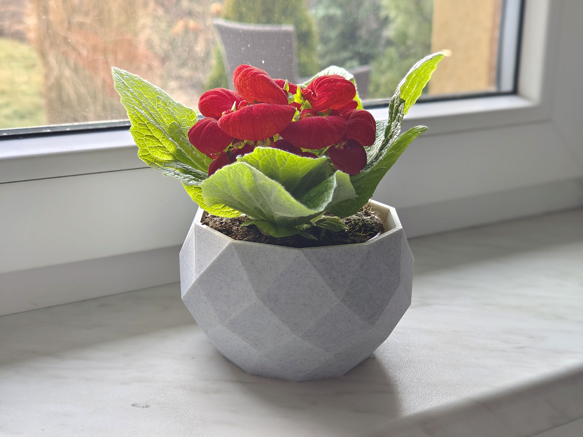 poly planteur by reclipser ménage décor lowpoly vase pot fleur 3D print model - Mito3D