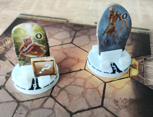 helado gloomhaven monstruo espectador pie salud rastreador up to 59 hp remezclado by técnica rusa juguetes juegos tablero estante soporte juego accesorio mesa mostrador base 3d print model - Mito3D