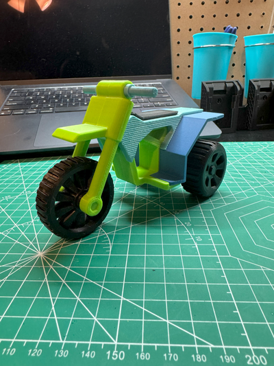 3 wheeler giocattolo modello by addison corsia creazioni giocattoli giochi sporco trike bicicletta 4 fuori strada 4x4 motocross supercross ruote 3d print model - Mito3D