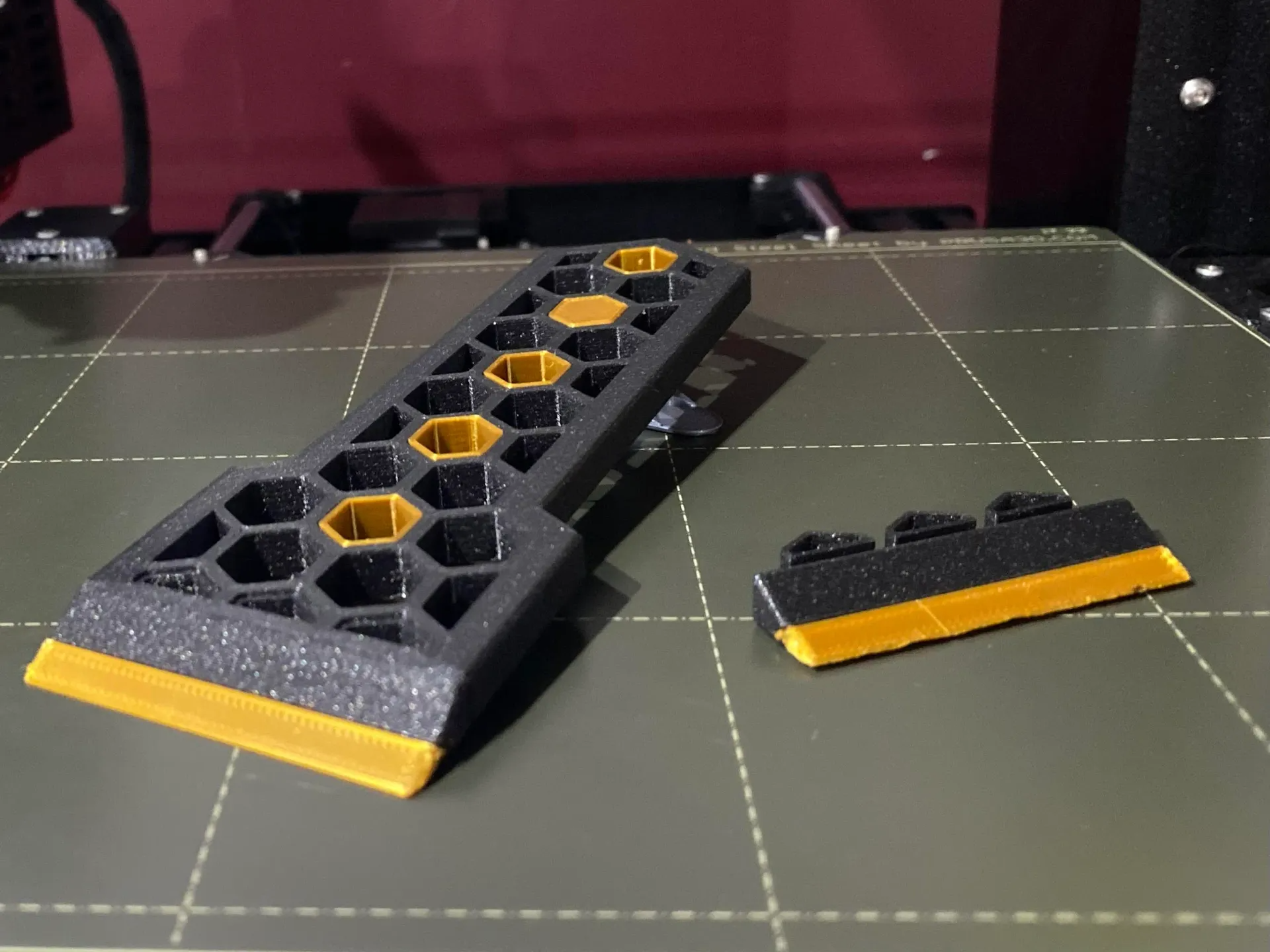 arranhador hexagonal estampa raspador lâmina troca mod compartilhado by clayton 3d impressora acessórios magnético hex trocável hexágono cama espátula hexágonos 3D print model - Mito3D