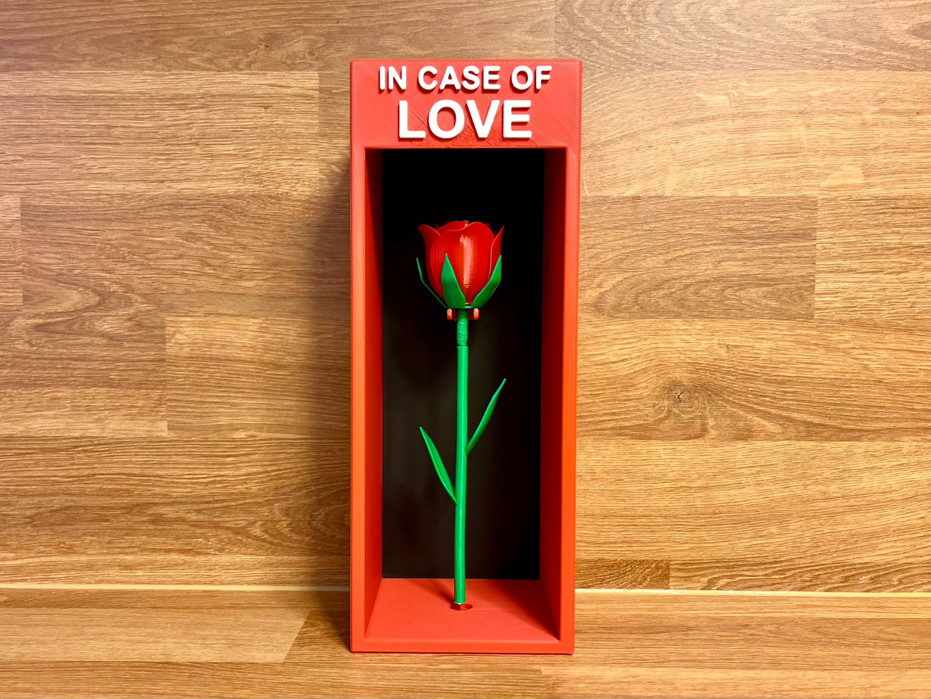 in caso funda of emergencia caja amor edición by pedro h casa decoración arte 39 regalo rosa flor valentin enamorado amoroso gracioso divertido envase idea seguridad cumpleaños madre amante novia amigo 3D print model - Mito3D