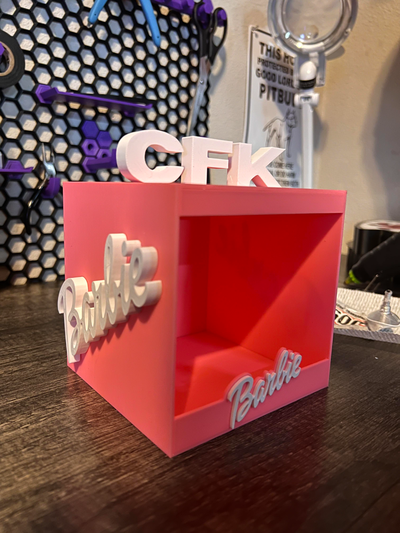 apoya barbie caja monitor by codyinbody3 arte modelos muñeca rosado multicolor ams bambu impresora accesorio adjunto archivo añadir on conocido 3d print model - Mito3D