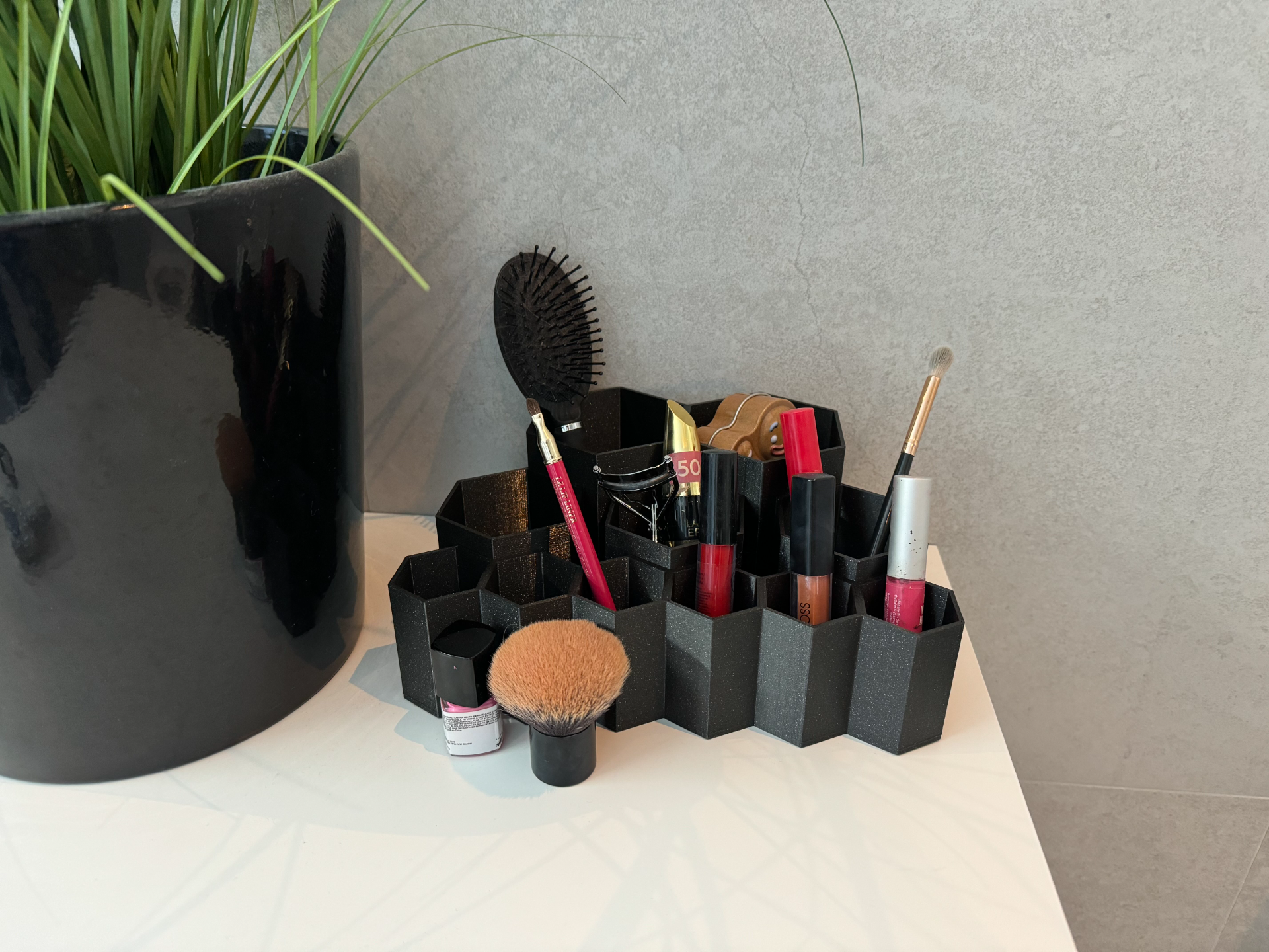 maquillaje organizador by mirar fijamente casa modelos almacenamiento ordenar surtido cepillo hexagonal baño belleza lápiz labial máscara portaescobillas soporte 3D print model - Mito3D