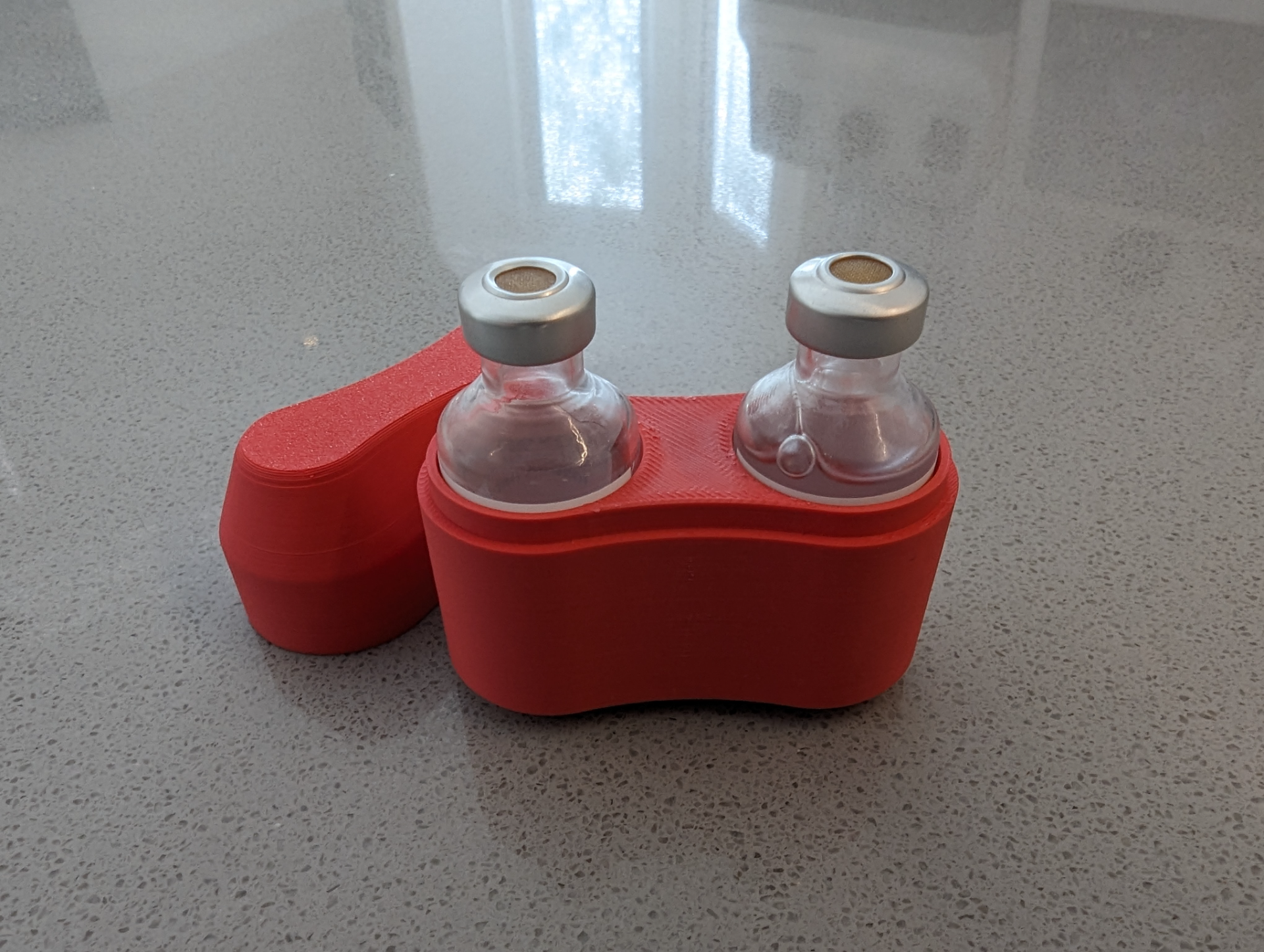 double insulin vial holder hidden magnetic lid by evostance tools medical 3D print model - Mito3D