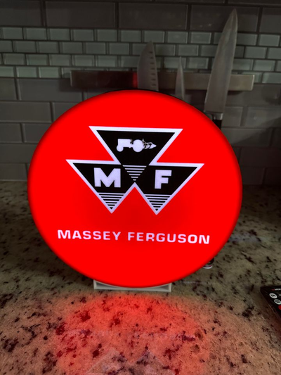 massey ferguson lumière boîte by dcassidy13 art panneaux logos tracteur signe boite 3d print model - Mito3D