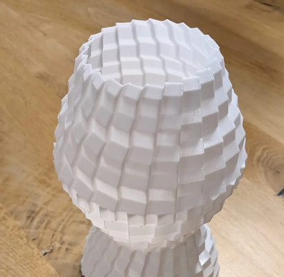 sägeblatt vase by allgemeinepreisliste haushalt dekor kunst blume klinge spiral trocken modern kante 3d print model - Mito3D