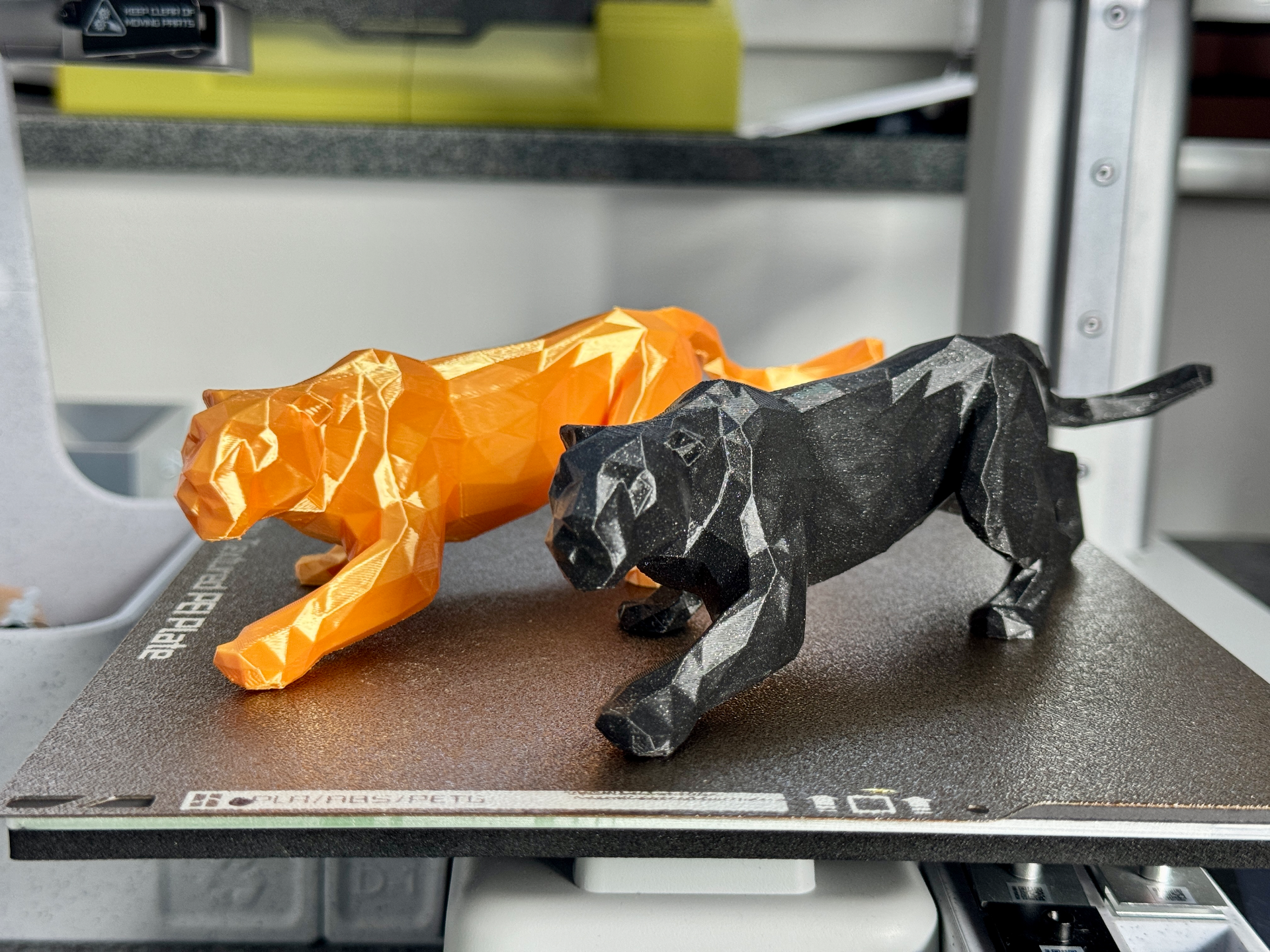 lowpoly leopard neu gemischt by paulbpunkt miniaturen tiere tier katze panther dekoration 3D print model - Mito3D