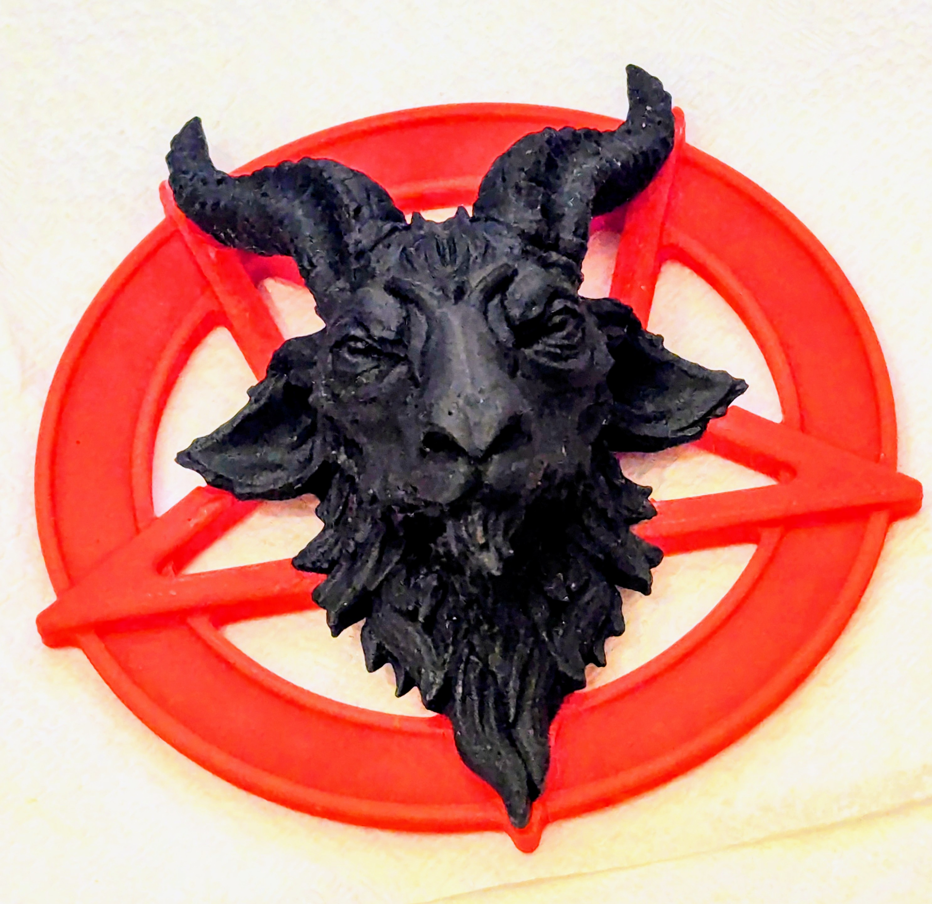 pentagramm kühlschrank magnet by frz3d druckt haushalt dekor satan ziege baphomet 3D print model - Mito3D