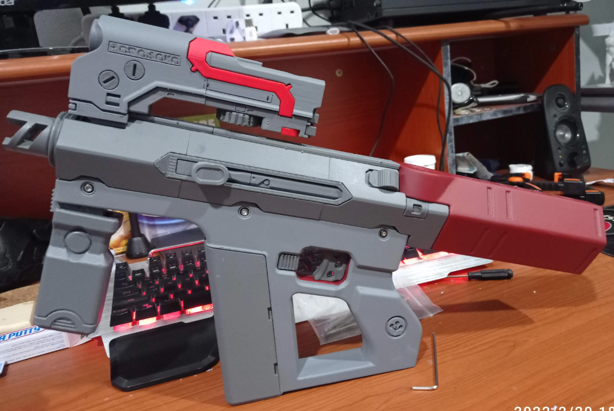 cyberpunk 2077 arasaka shingen tki 20 remixato by sbronzo oggetti scena cosplay replica arma cyber pistola 3D print model - Mito3D