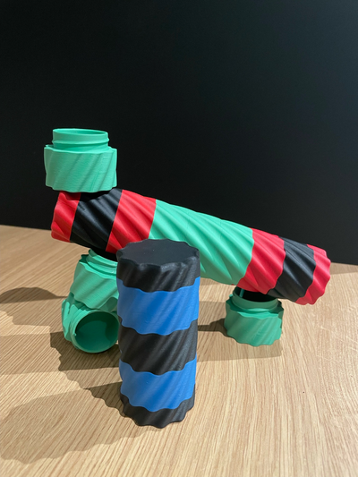 reise container spiral reisegefährte tabletten auflage veranstalter by mathiasdela werkzeuge box bunt halter unterstützung faden urlaub zuhause haus organisieren badezimmer organizerbox dekor go 3d drucken 3d print model - Mito3D