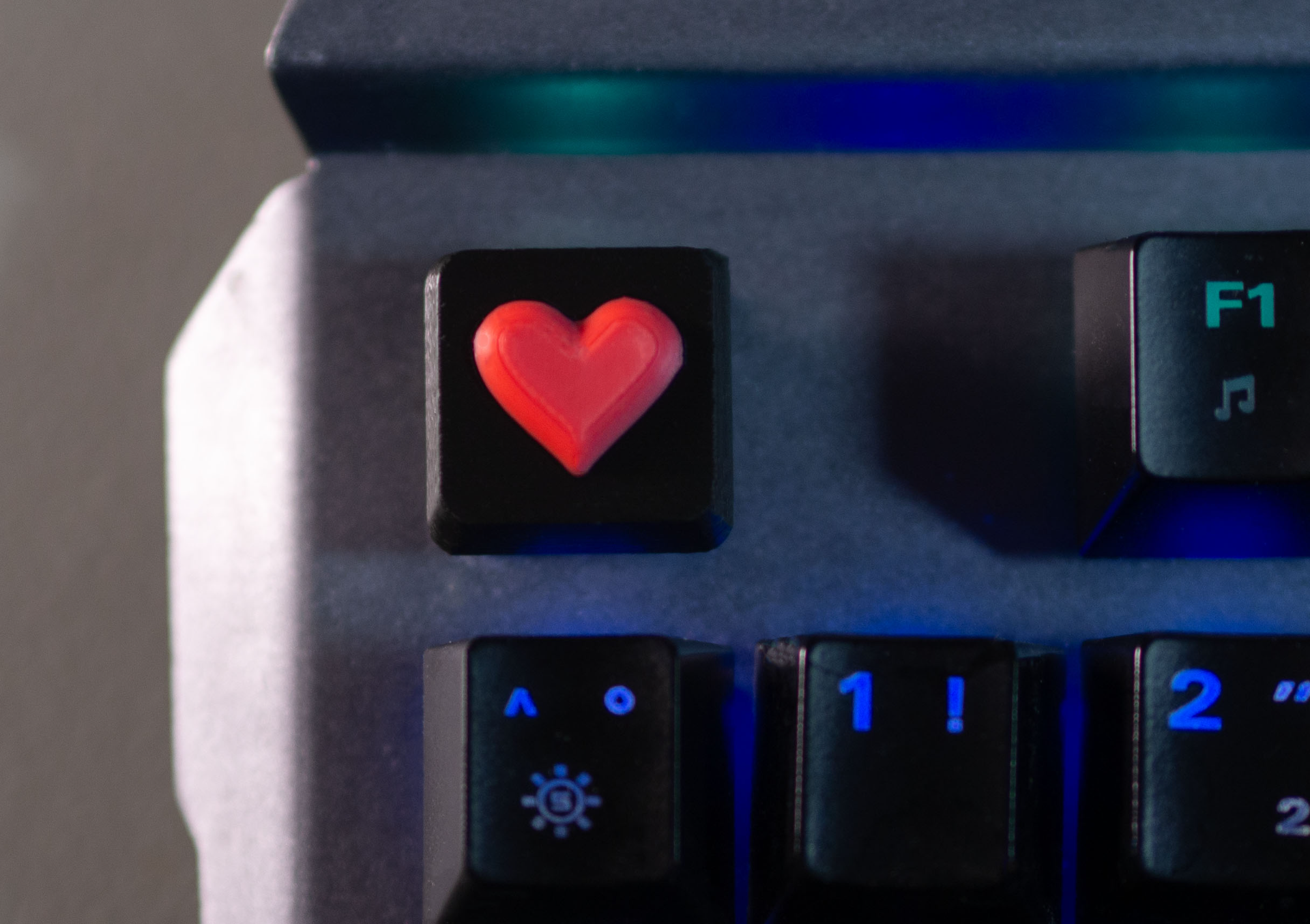 valentines cœur keycap cerise mx by leif3d ménage bureau valentin 3D print model - Mito3D