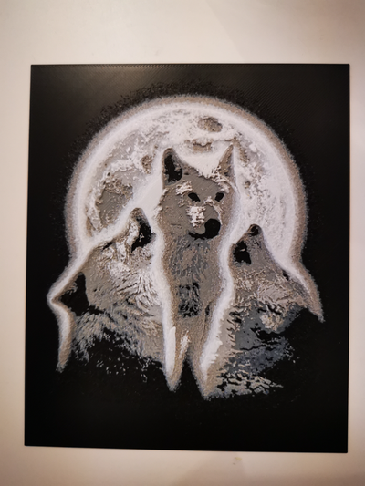 wolf mauer kunst hutschmiede design mehrfarbig by kevin goetz generativ 3d modell lithophan wölfe wandkunst multi farbe ams bereit stimmung heulen heulen wald 2dart 2d 3dart gesicht tier 3d print model - Mito3D