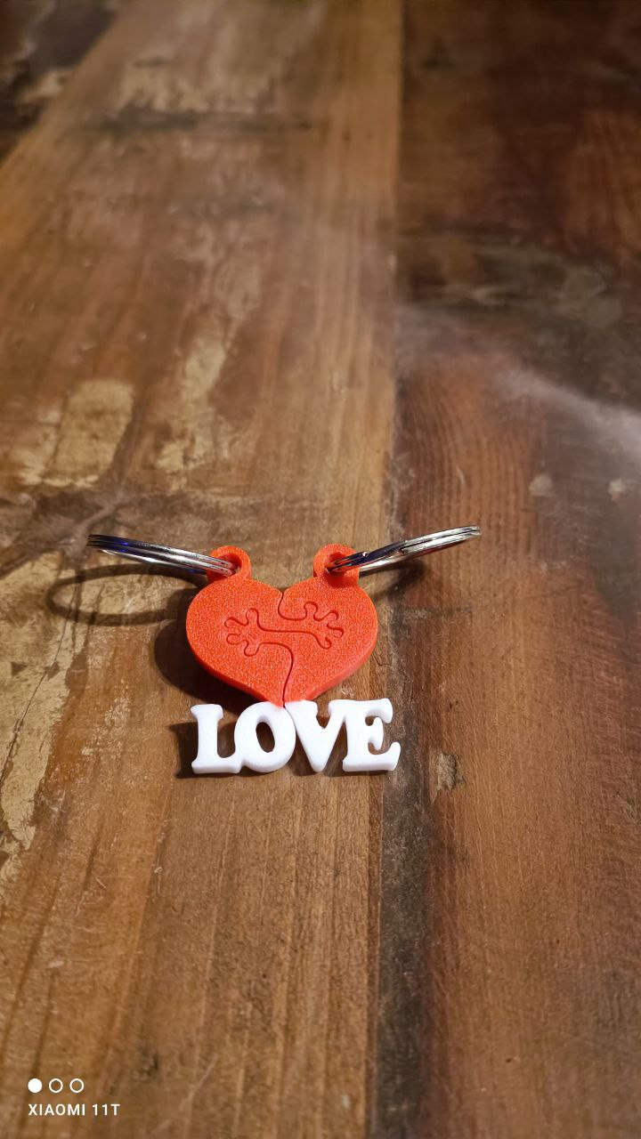 keychain love by ko additive labo art coin & badges valentiensday heart badge 3D print model - Mito3D