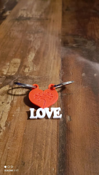 keychain love by ko additive labo art coin & badges valentiensday heart badge 3d print model - Mito3D