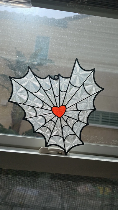 spinnennetz herz sonne fänger by 3dprintinglabs13 haushalt dekor spinne sonnenfänger befleckt glas valentinstag gruslig goth halloween 3d print model - Mito3D