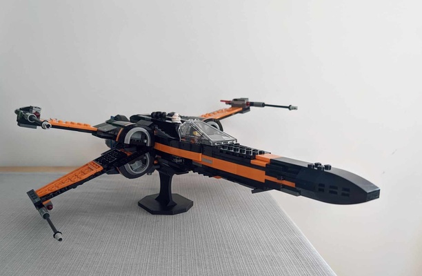 brick stand remix remixed by shelby-eleanor art models starwars ship xwing 3d print model - Mito3D