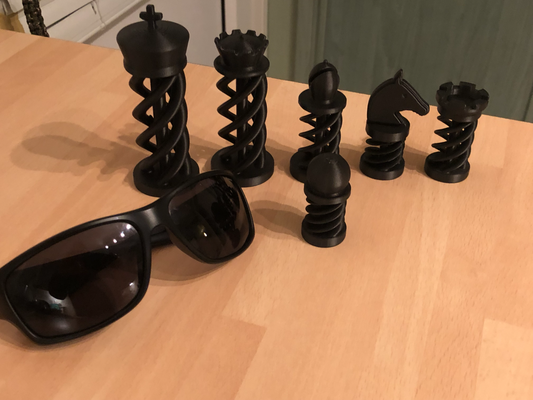 échecs ensemble torsion by kevr102 jouets jeux planche pièces jeu 3d print model - Mito3D