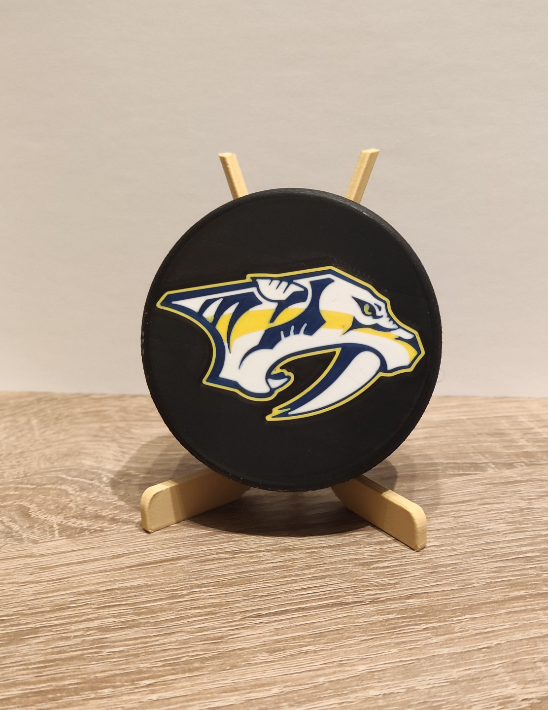 nashville raubtiere puck nhl by carlson kunst zeichen logos mädchen fan shop dekor dekoration sport eishockey spaß nett 3D print model - Mito3D