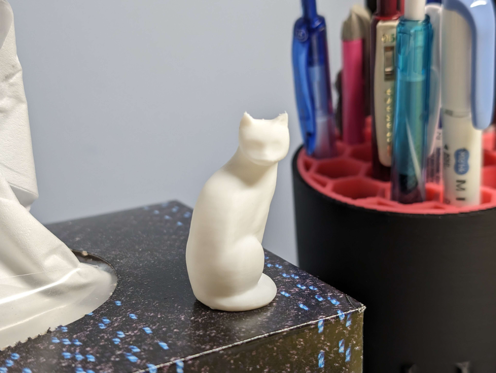 sitting upright cat by hubuki miniatures animals kitty 3D print model - Mito3D