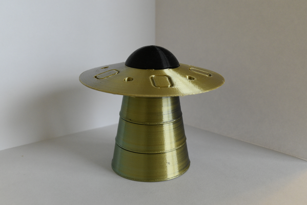 ufo pillola organizzatore by monaco funky domestico arredamento concorso bottiglia capsula scatola spazio alieno nave 3d print model - Mito3D