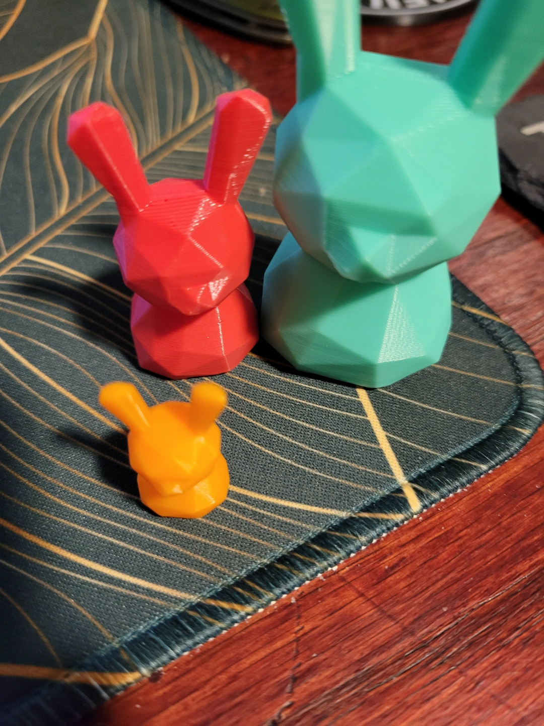 ostern hase lowpoly by printito haushalt feierlichkeiten abonnieren osterhase kinder feier dekor wohnkultur zuhause haus dekoration 3D print model - Mito3D