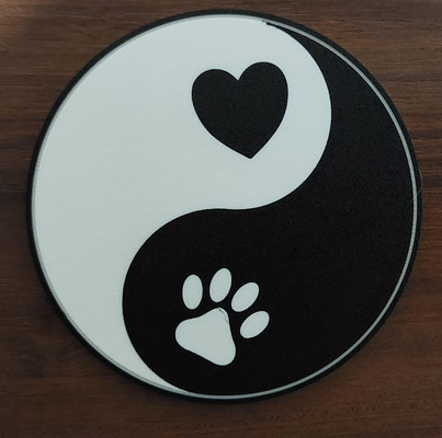 yin yang coaster by créations personnalisées art 2d patte animal chien chat 2dart décor bière boisson thé café 3d print model - Mito3D