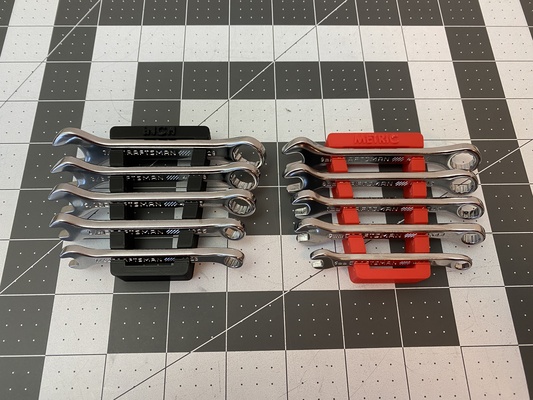handwerker mini schlüssel inhaber by datryhard22 werkzeuge veranstalter schraubenschlüsselhalter schraubenschlüssel organizer 3d print model - Mito3D