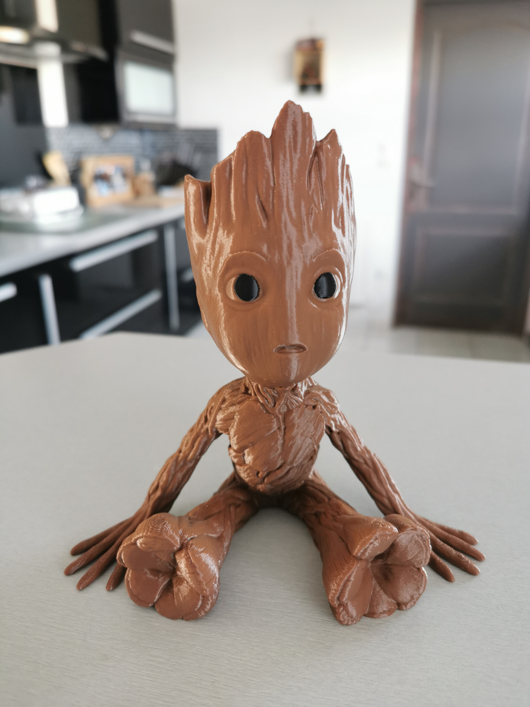 bambino groot vaso fiori buco in testa remixato by oldspice3d domestico arredamento meraviglia tutori of galassia pianta pentola 3D print model - Mito3D